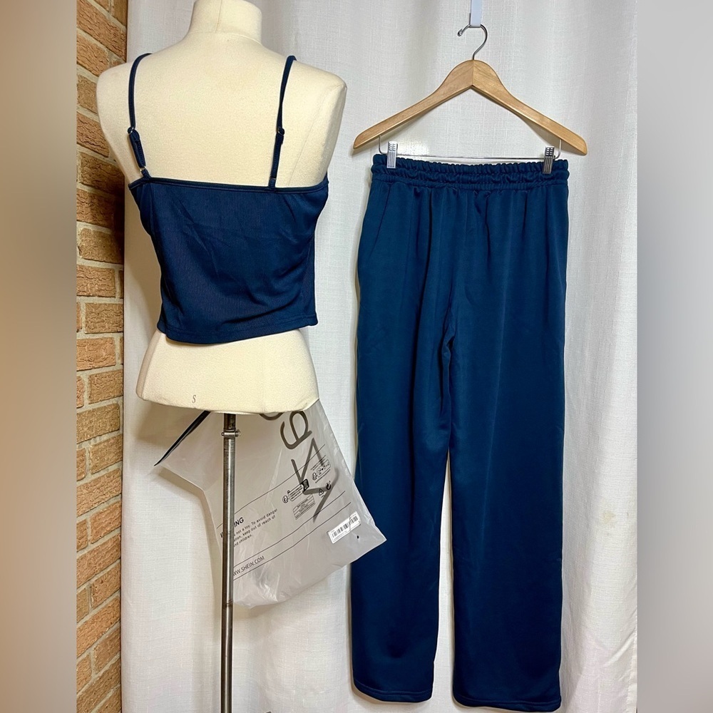 Dazy Women's Navy Blue Pants and Top Sz L - Picture 2 of 3